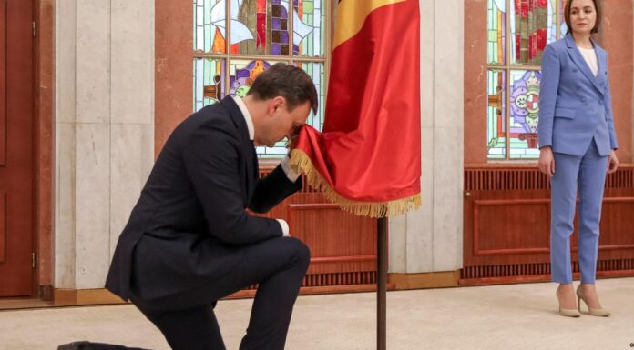 Moldova swears in new government amid Russia tensions