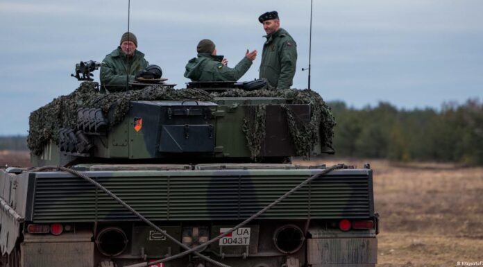 Poland delivers first Leopard tanks to Ukraine