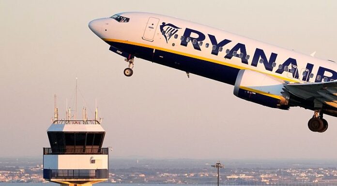 Ryanair: Low-cost airline warned about misleading carbon offset claims