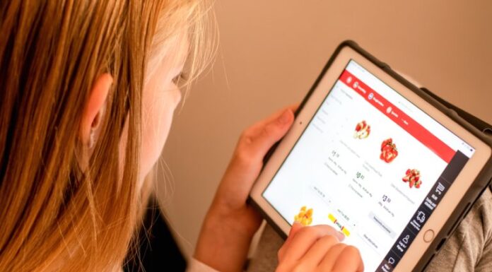 Gen Z eGrocery Adoption Outpaces Baby Boomers 4 to 1