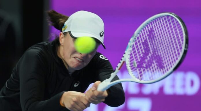 Swiatek routs Collins in 53 minutes at Doha Open