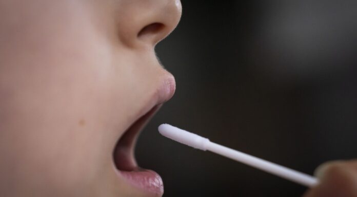 Past COVID infection ‘as good as vaccines’ at preventing severe illness