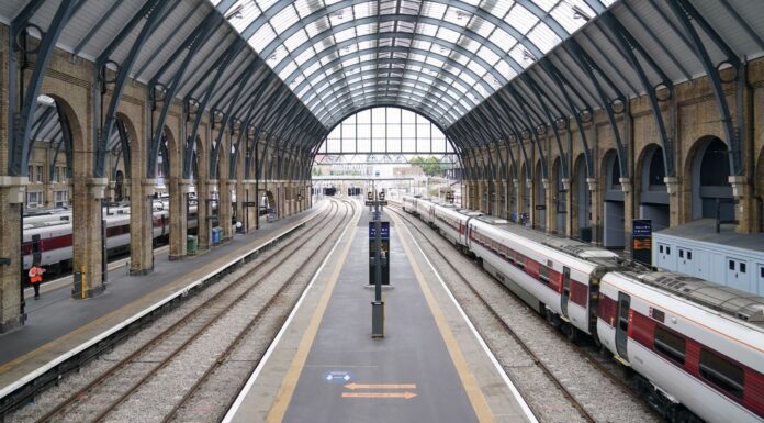 Rail union cancels strike action after members accept pay deal