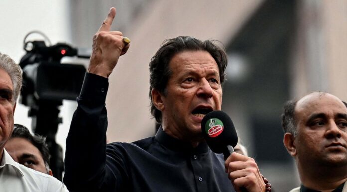 Pakistan bans Imran Khan broadcasts