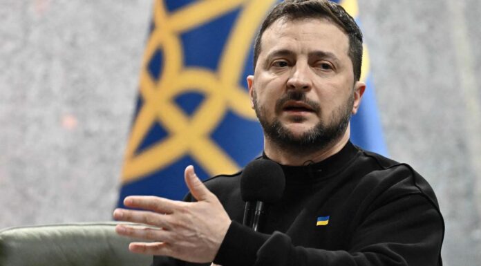 Ukraine updates: Zelenskyy calls for ICC Russia probe