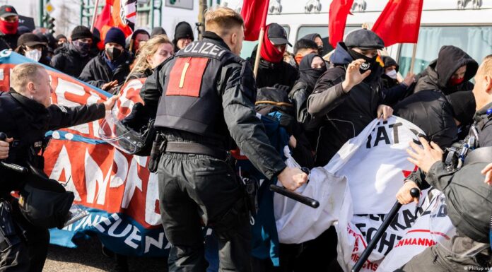 Germany: Police, protesters clash near AfD state conference