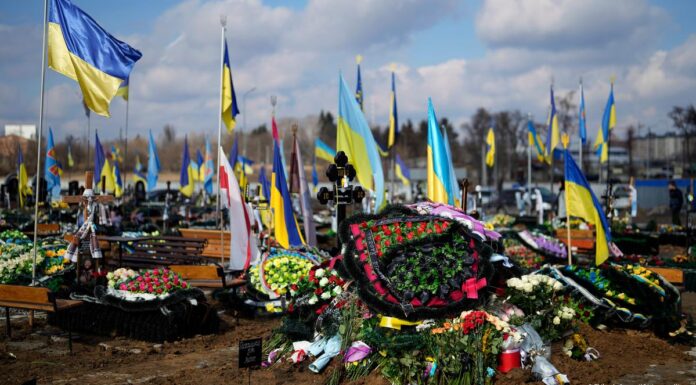 Ukraine updates: Kyiv generals vow to keep defending Bakhmut