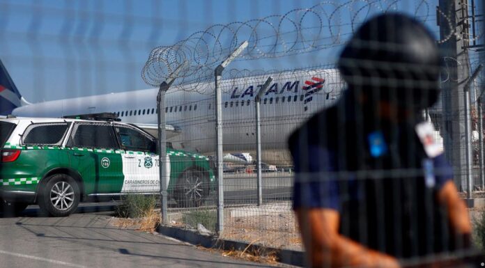 Chile: 2 killed in attempted heist at Santiago airport