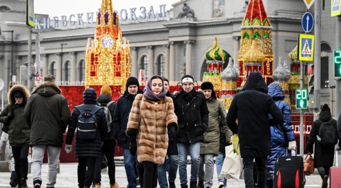 Ukraine updates: Russia shields its wealthy cities from war