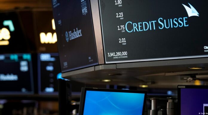 Falling stocks in Europe and US stoke banking crisis fears