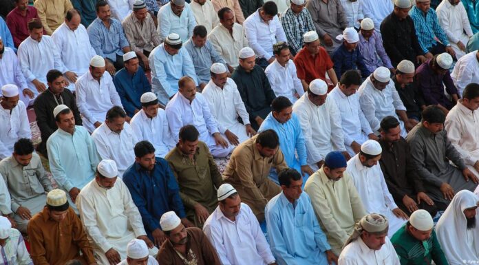 Bahrain jails 3 for online debates questioning Islam