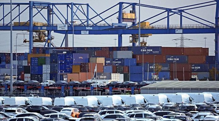 Eurozone avoids contraction in last quarter of 2022 by razor-thin margin