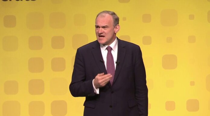 Liberal Democrat conference: Tear down ‘Tory’ trade barriers with Europe to boost economy, says Ed Davey