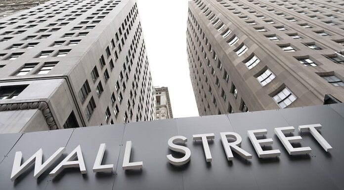 European stocks close lower except for UK, Spain
