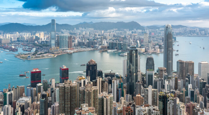 Biz sector in HK lauds tax, fee cut policies