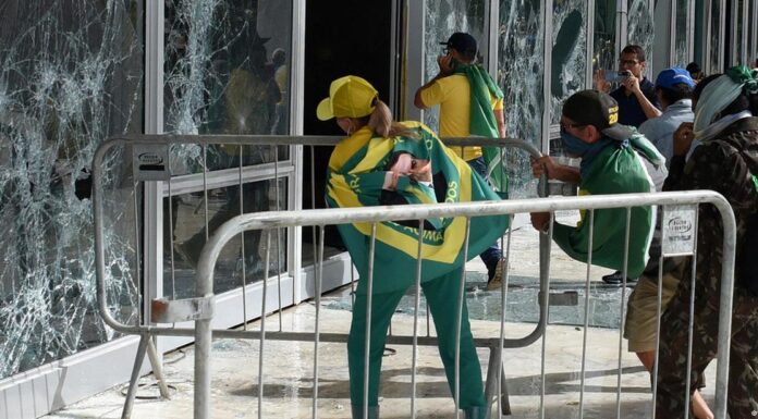 Brazil: Bolsonaro to be questioned over riots