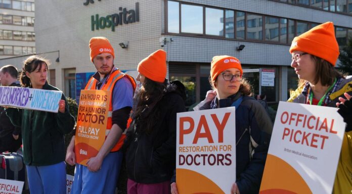 Junior doctors in England launch 4-day strike over pay
