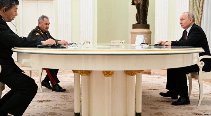 Ukraine updates: Chinese defense minister meets with Putin