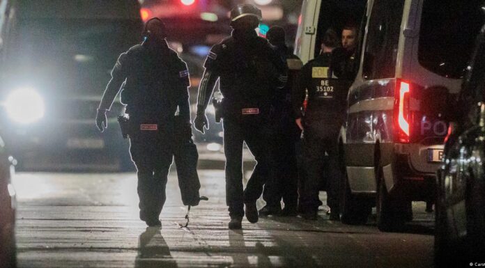 Berlin: Hostage crisis ends with suspect taking own life