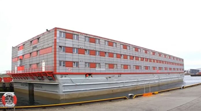 Giant barge could be used to house 500 asylum seekers