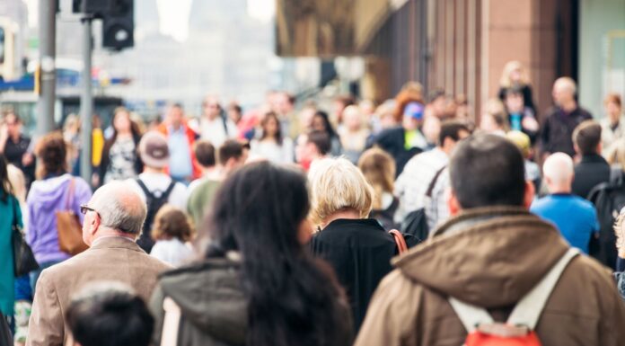 Rise in job candidates ‘suggests tide could be turning’ in labour market