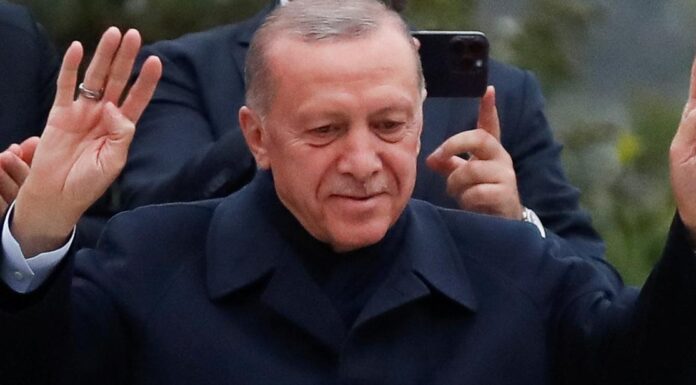 Turkey election: Erdogan victorious after historic runoff