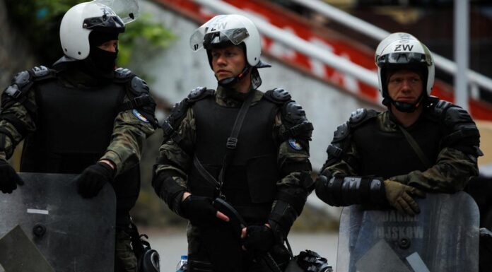Kosovo: NATO to send in 700 more KFOR troops after clashes