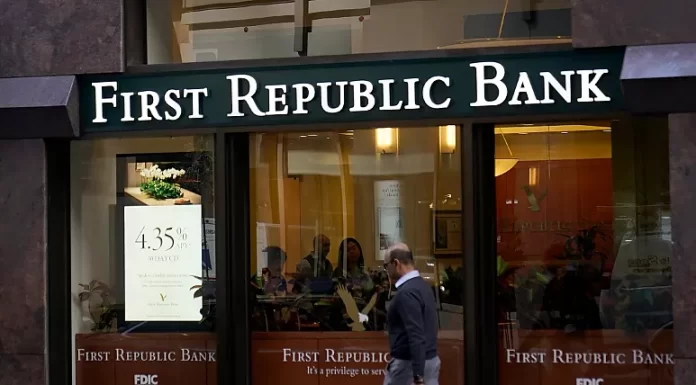 JPMorgan to take over First Republic’s deposits as US regulators step in to avert banking crisis