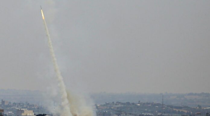 Palestinian rockets rain down on Tel Aviv