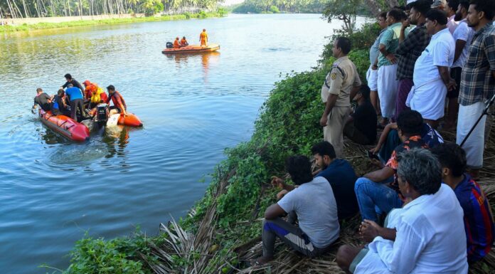 At least 22, including children, drown after boat capsizes in India