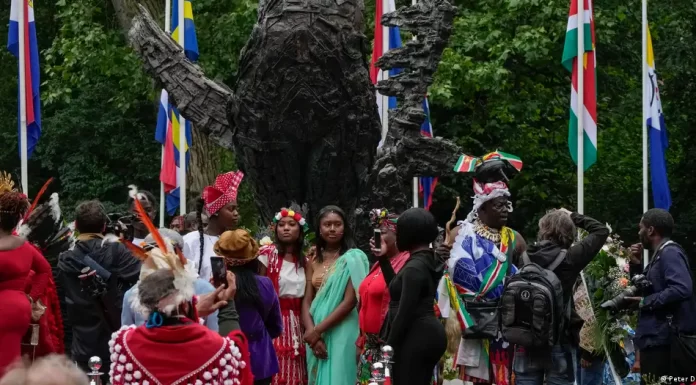 Netherlands: King may apologize for slavery, but then what?