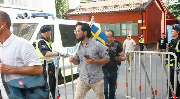 Sweden: Man burns Quran outside mosque during Eid al-Adha