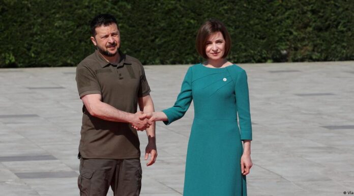 Zelenskyy arrives in Moldova for European leaders summit