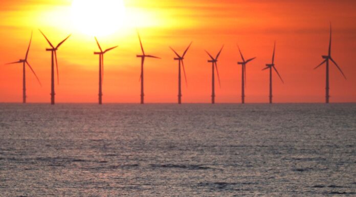Goal to decarbonise power system by 2035 ‘jeopardised by lack of plan’