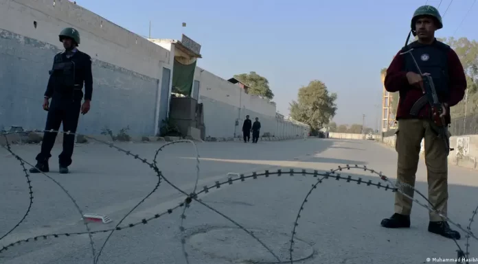 Pakistan: Families suffer as hundreds jailed far from home