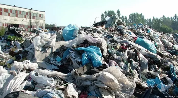 Poland threatens to sue Germany over dumped waste