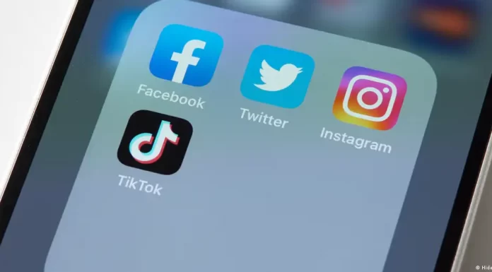 Judge blocks US officials from contacting social media firms