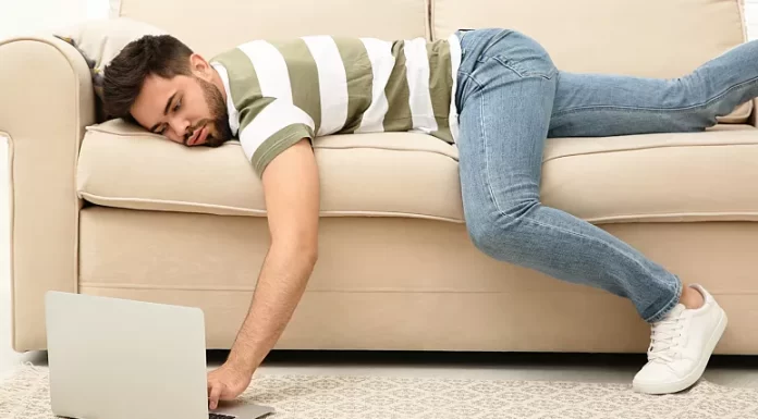 Are you guilty of ‘procrastiworking’? Here’s how it can tank your career