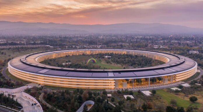 Apple Begins In-House Use of AI Chatbot