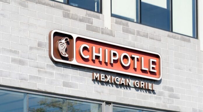 Chipotle’s Pizzeria Shutdown Suggests Not All Foods Can Be Burritofied