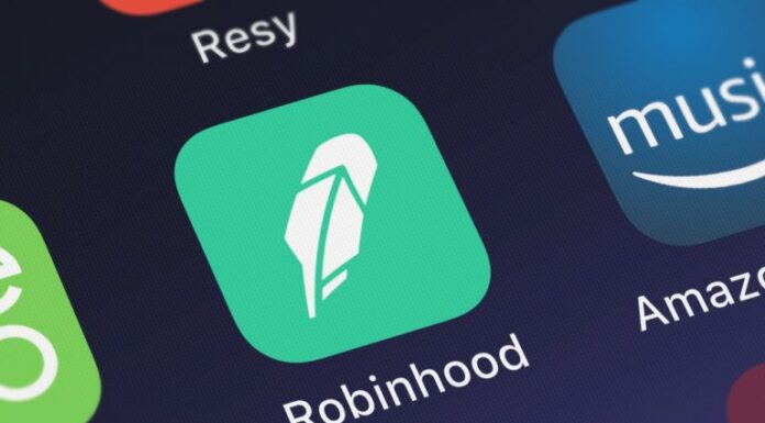 Investing App Robinhood Expands with Retirement Account Options