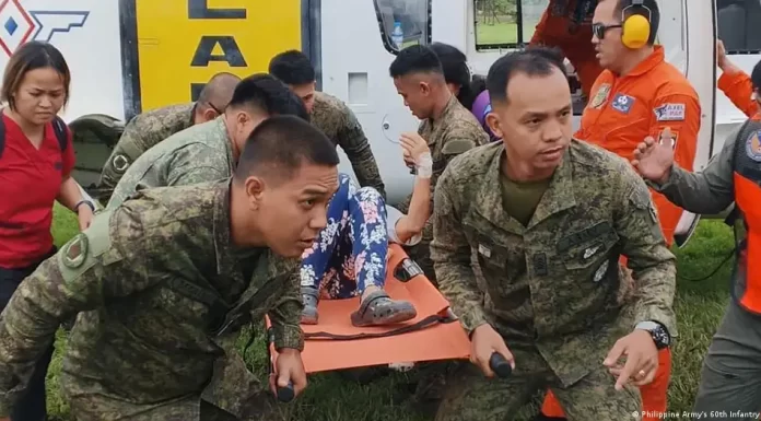 Philippines: Earthquake halts landslide rescue efforts
