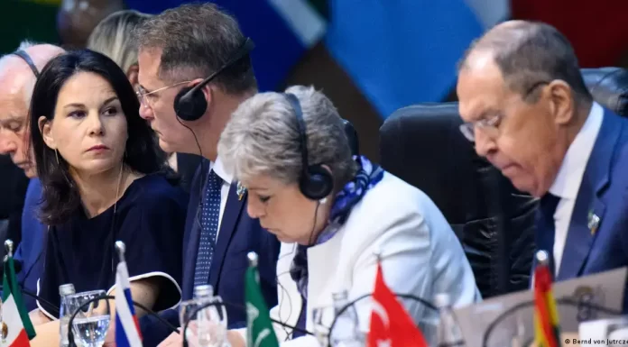 G20: Baerbock tells Russia’s Lavrov to end Ukraine war ‘now’