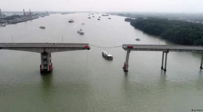 China: Several dead after ship hits bridge in Guangzhou