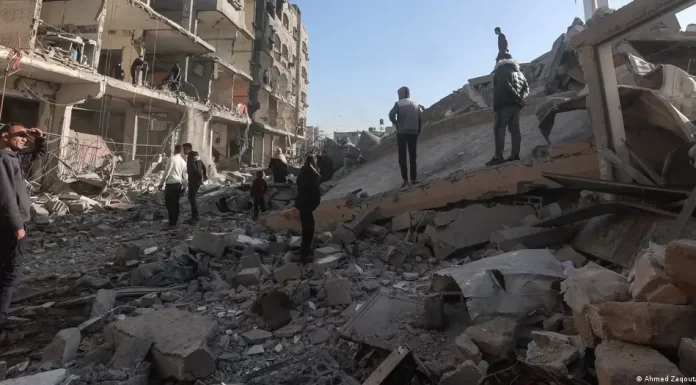 Israel-Hamas war: More Rafah strikes as truce talks underway
