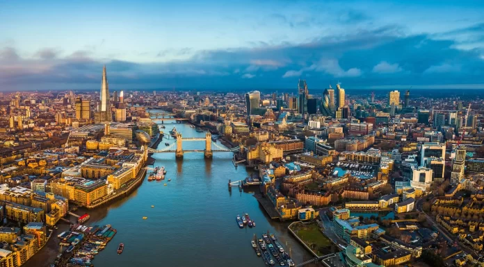 UK middle earners ‘struggle’ to make ends meet despite £60k salaries